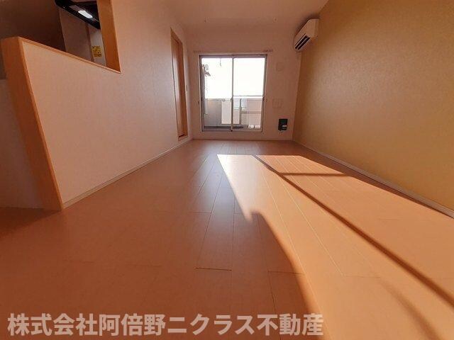 物件内観写真3　(使いやすい居間です)