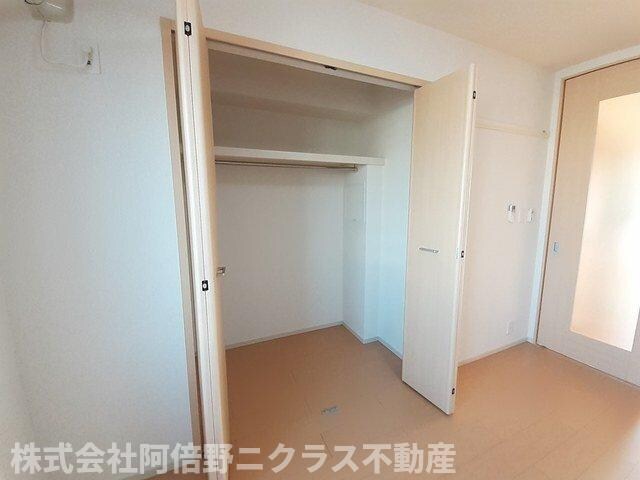 物件内観写真7　(ちょっとした収納スペースも充実しています)