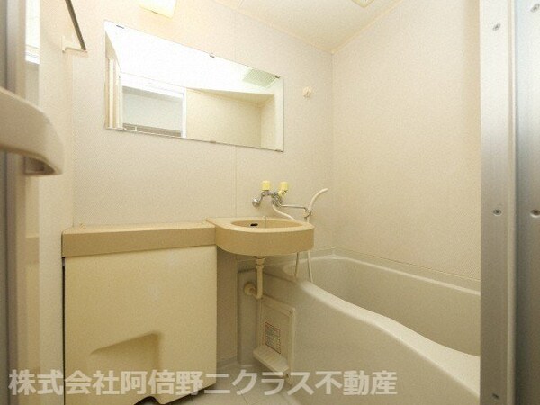 浴室(内装は別部屋の参考写真です。)