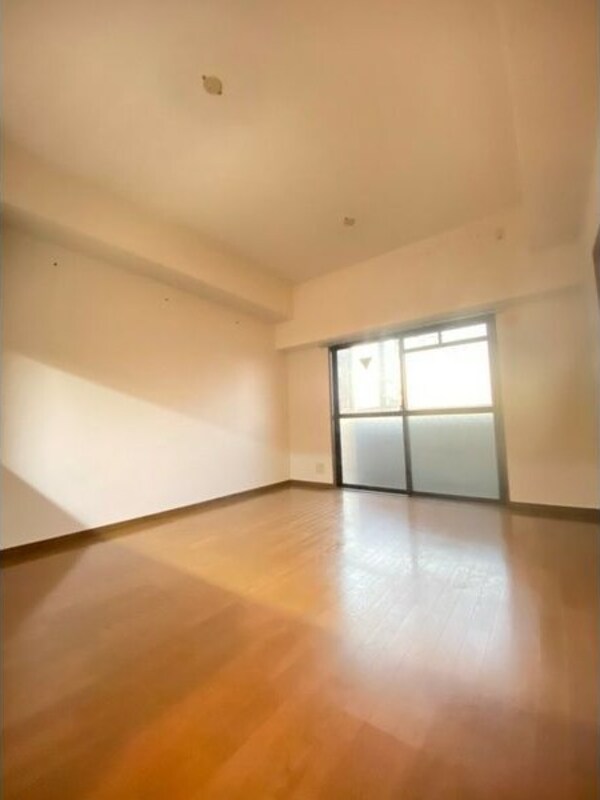 その他(内装は別部屋の参考写真です。)