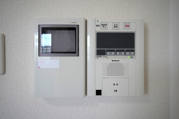 セキュリティ(内装は別部屋の参考写真です。)