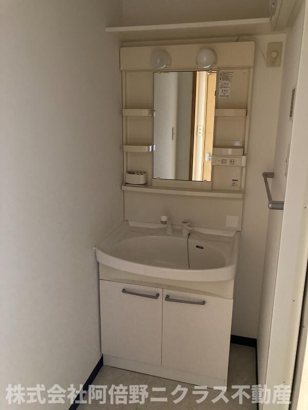 洗面・脱衣所(内装は別部屋の参考写真です。)