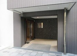 物件外観写真2　(エントランスです)