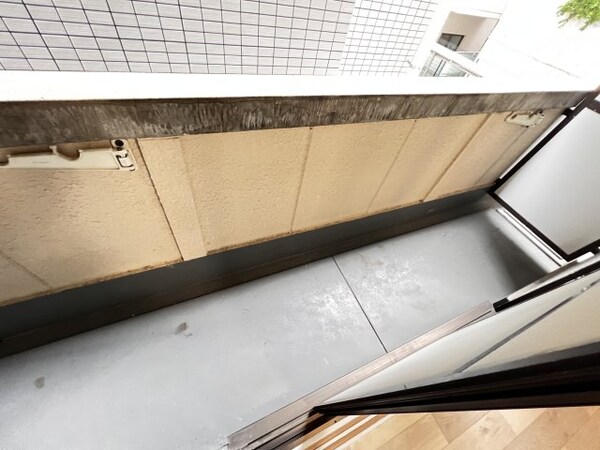 バルコニー(内装は別部屋の参考写真です。)