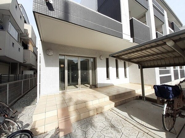 エントランス(清潔なエントランスです)