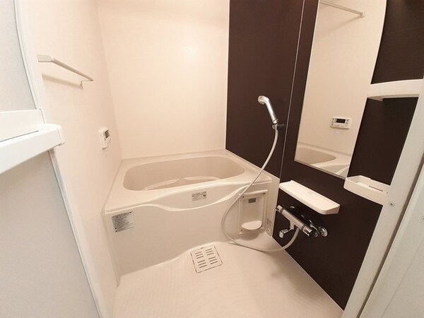 浴室(日々の疲れを癒すお風呂付です)