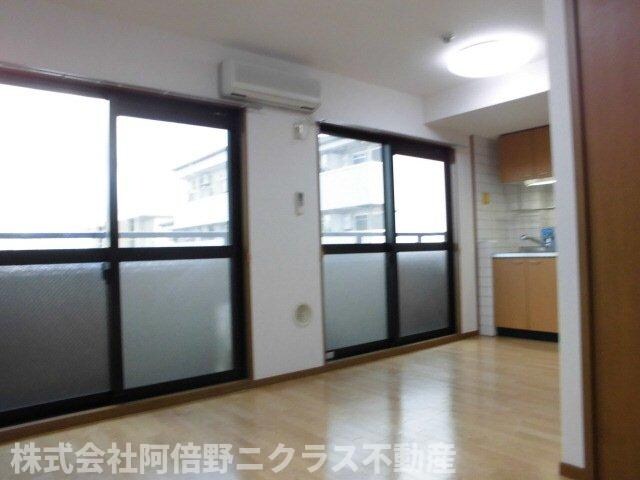 物件内観写真4　(おしゃれなリビングです)