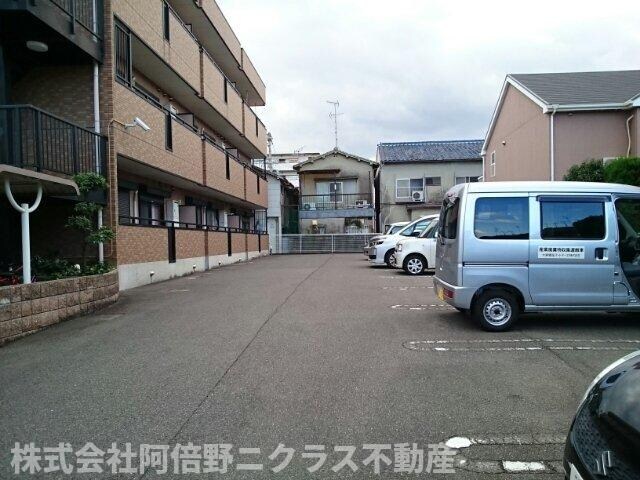 物件外観写真3　(カースペースがあります)