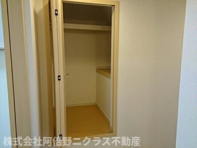 物件内観写真10　(大きなものも収納できそうです)