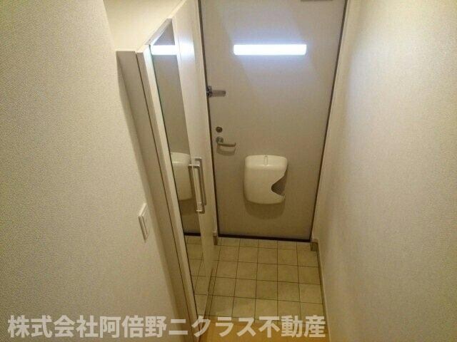 物件内観写真12　(落ち着いた玄関です)