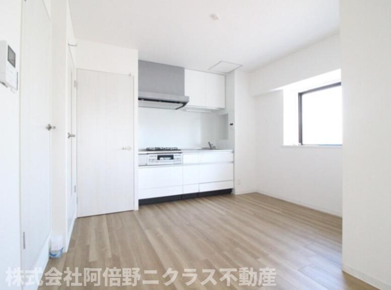 物件内観写真2　(内装は別部屋の参考写真です。)