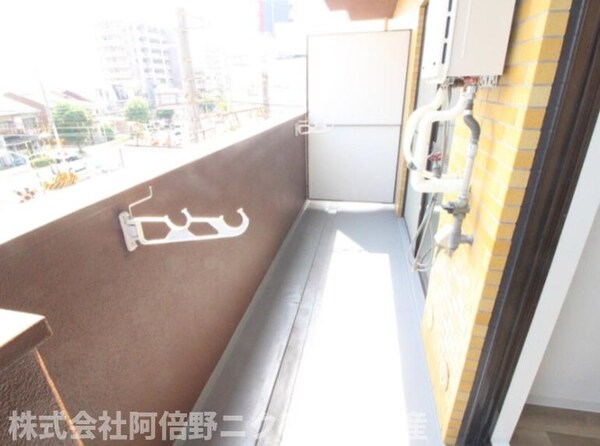 バルコニー(内装は別部屋の参考写真です。)