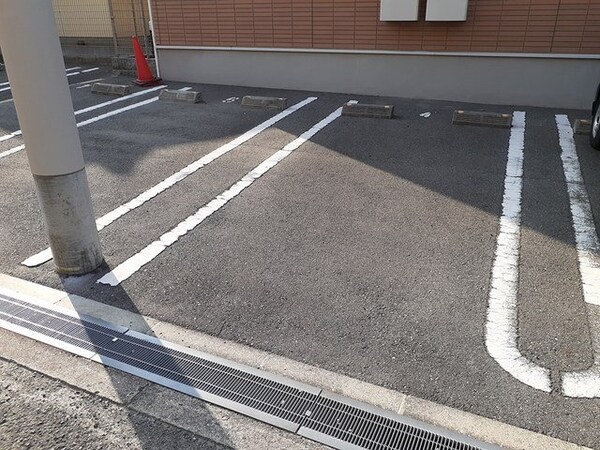 駐車場(駐車スペースもあります)