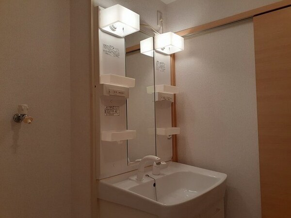 洗面・脱衣所(コンパクトで使いやすい洗面所)