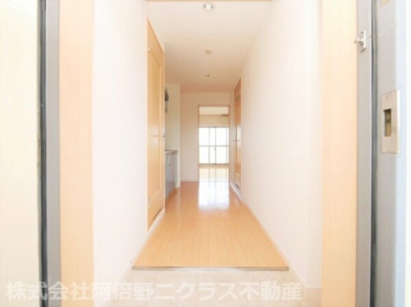 玄関(同建物の内装イメージです。)