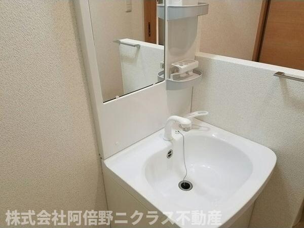 洗面・脱衣所(内装は別部屋の参考写真です。)