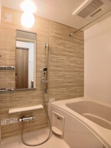 物件内観写真10　(コンパクトで使いやすいお風呂です)