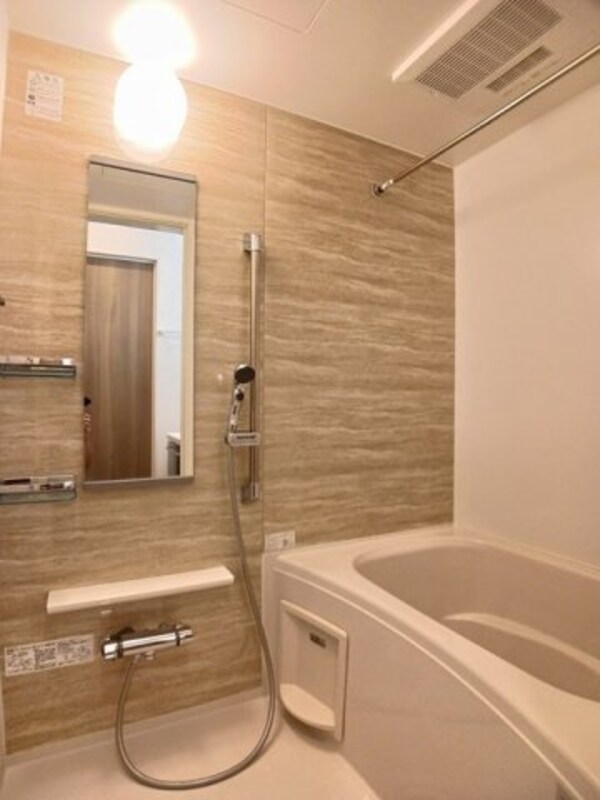 浴室(コンパクトで使いやすいお風呂です)