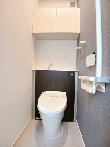 物件内観写真12　(シンプルで使いやすいトイレです)