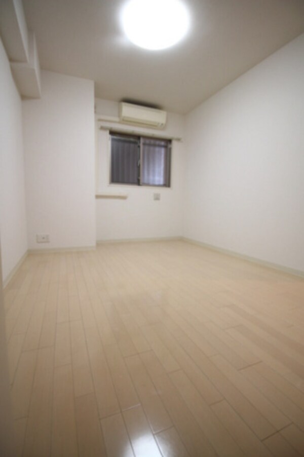 建物設備(内装は別のお部屋の参考写真です。)