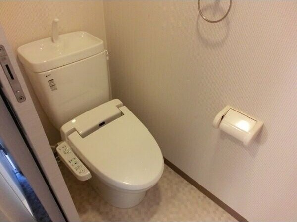 トイレ(内装は同建物の参考写真です。)