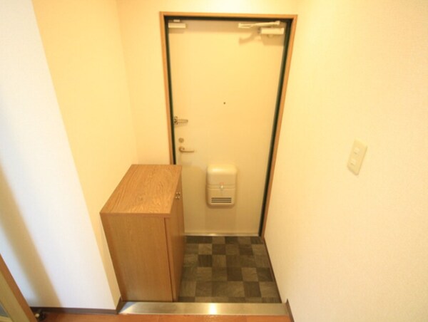 玄関(内装は同建物のイメージです。)