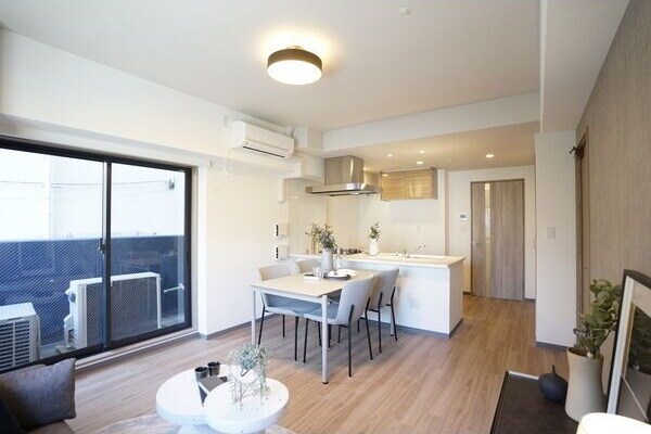 物件内観写真4　(家具は参考です。)