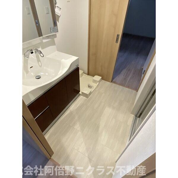 洗面・脱衣所(内装は別部屋の参考写真です。)