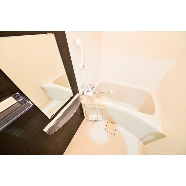 浴室(内装は別のお部屋の参考写真です)