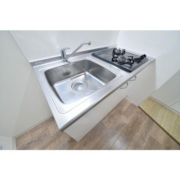 キッチン(内装は別のお部屋の参考写真です)