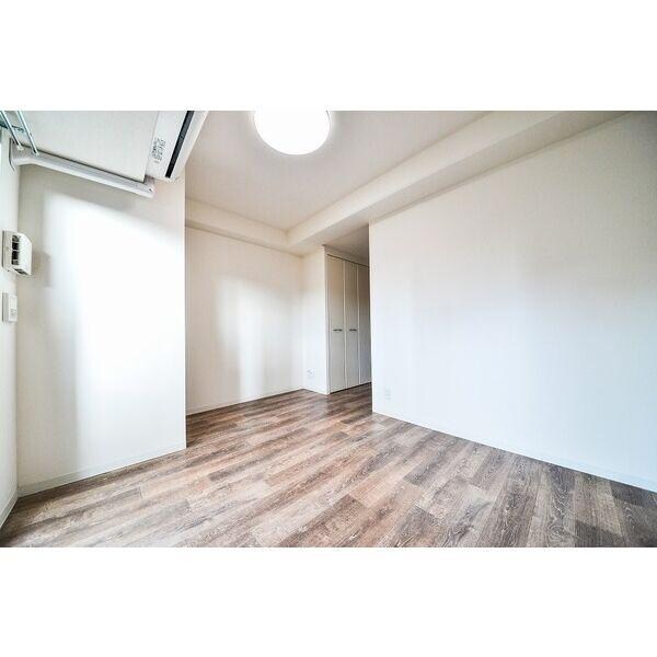 洋室(内装は別のお部屋の参考写真です)