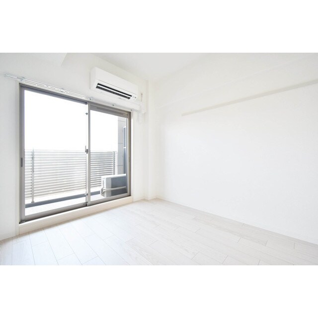 物件内観写真4　(ゆったり過ごせるリビングです)