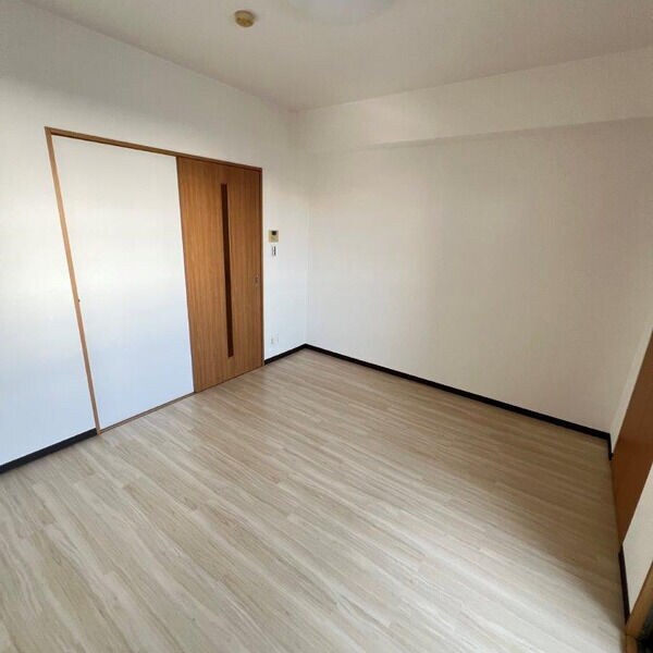 物件内観写真3　(内装は別部屋の参考写真です。)