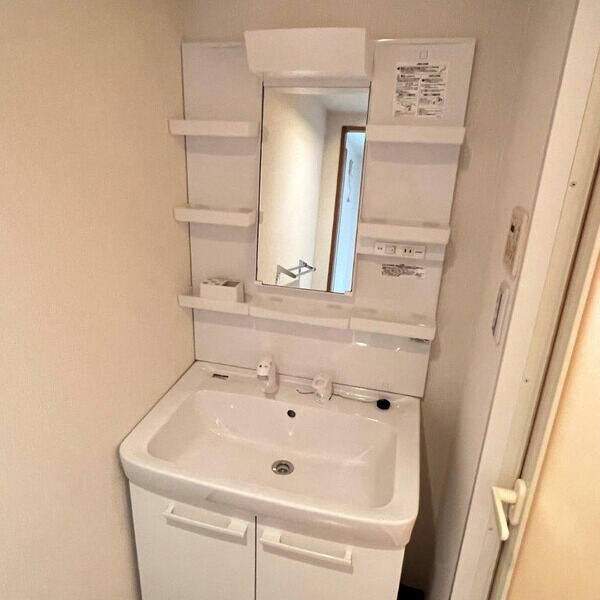 物件内観写真4　(内装は別部屋の参考写真です。)