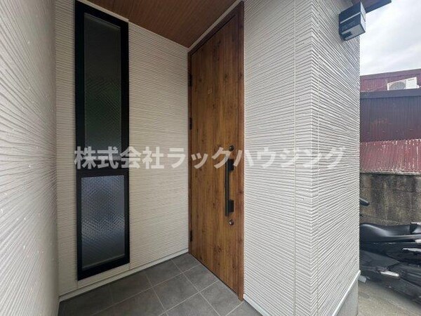 玄関(【お部屋さがしはラックハウジングにお問合せ下さいませ♪】)