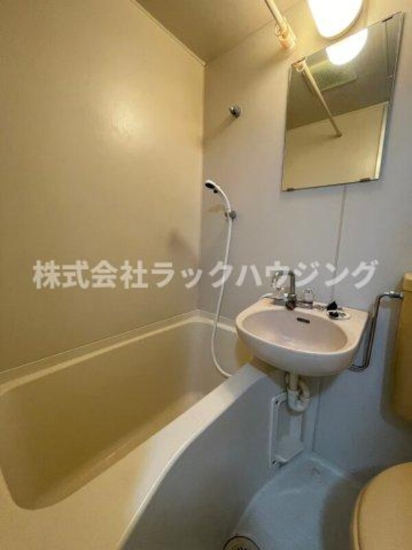 浴室(【お部屋さがしはラックハウジングお問合せ下さいませ♪】)