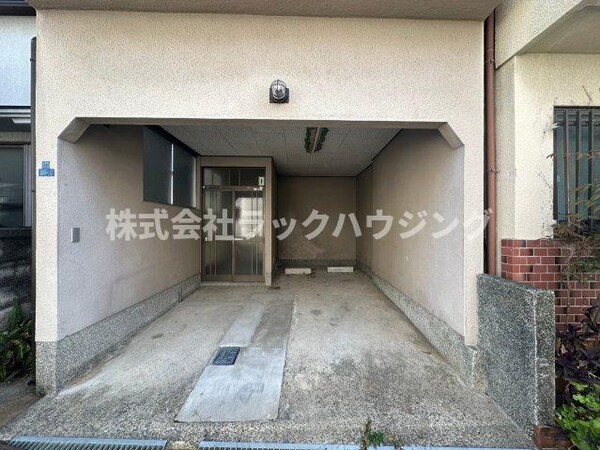 駐車場(【お部屋さがしはラックハウジングにお問合せ下さいませ♪】)