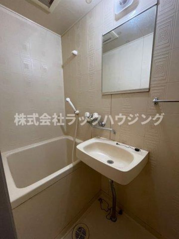 浴室(【お部屋さがしはラックハウジングお問合せ下さいませ♪】)