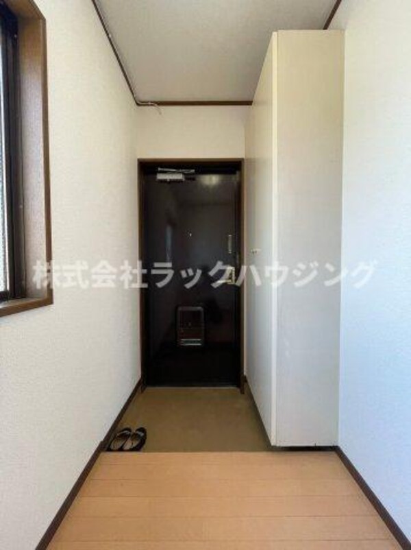 玄関(【お部屋探しはラックハウジングにお問合せ下さいませ】)