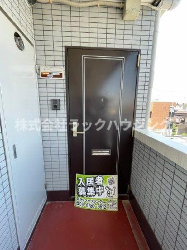 玄関(【お部屋探しはラックハウジングにお問合せ下さいませ】)