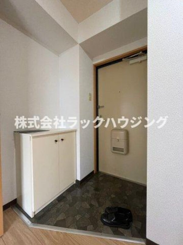 玄関(【お部屋さがしはラックハウジングにお問合せ下さいませ♪】)