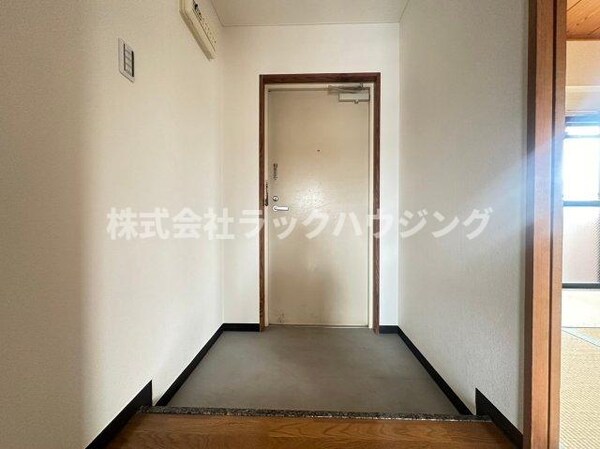 玄関(【お部屋さがしはラックハウジングにお問合せ下さいませ♪】)