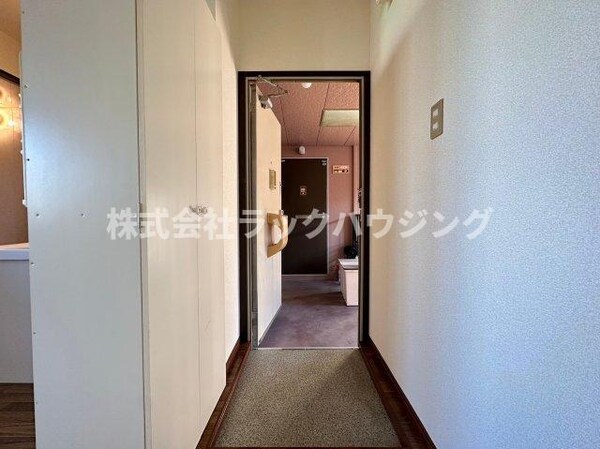 玄関(【お部屋さがしはラックハウジングにお問合せ下さいませ♪】)