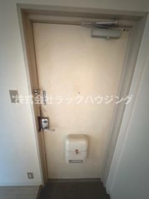 玄関(【お部屋さがしはラックハウジングにお問合せ下さいませ♪】)