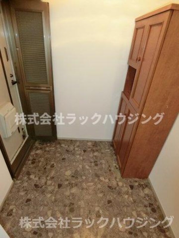 玄関(【お部屋さがしはラックハウジングにお問合せ下さいませ♪】)