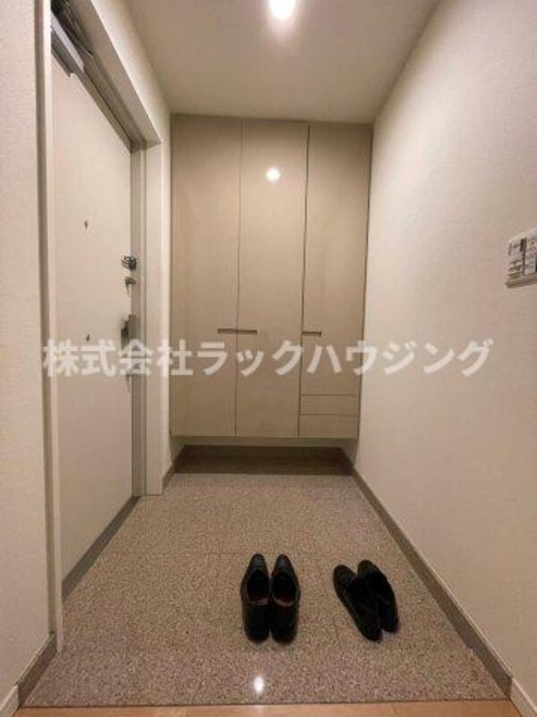 玄関(【お部屋さがしはラックハウジングにお問合せ下さいませ♪】)