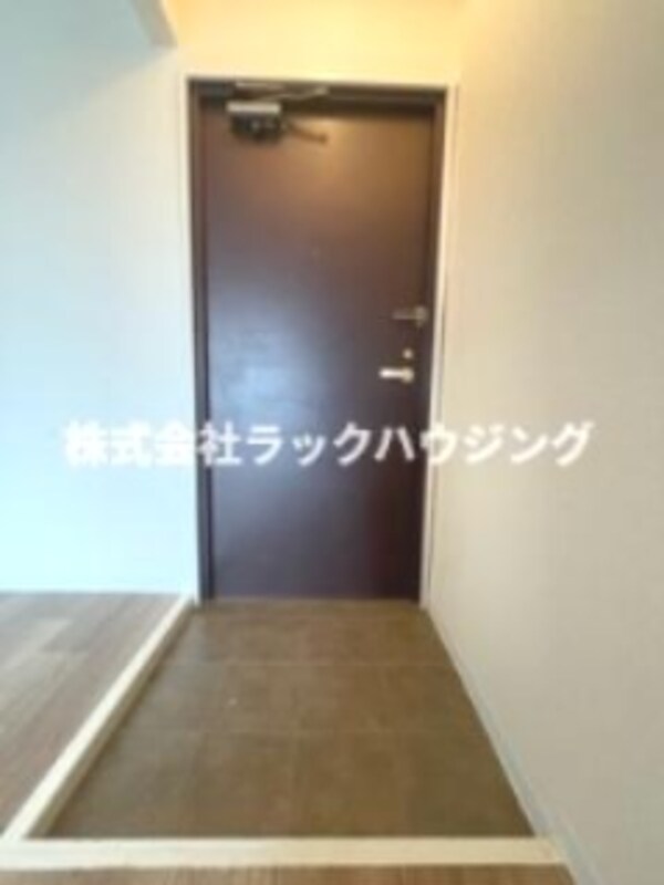 玄関(【お部屋さがしはラックハウジングにお問合せ下さいませ♪】
現)