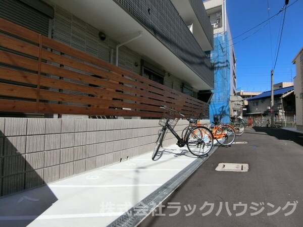 駐車場(【お部屋探しはラックハウジングにお問合せ下さいませ】)