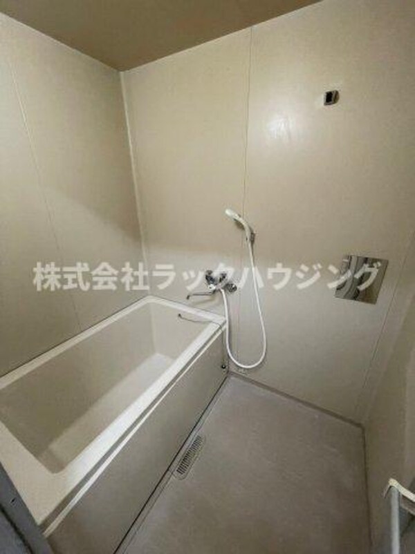 浴室(【お部屋探しはラックハウジングにお問合せ下さいませ】)