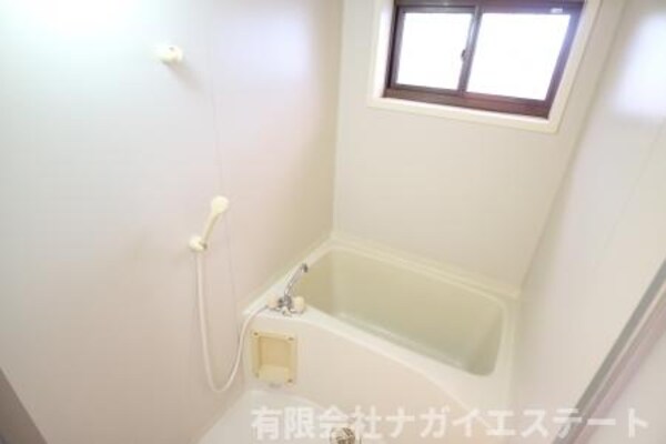浴室(【サンハイツ中本町】
有限会社ナガイエステート)